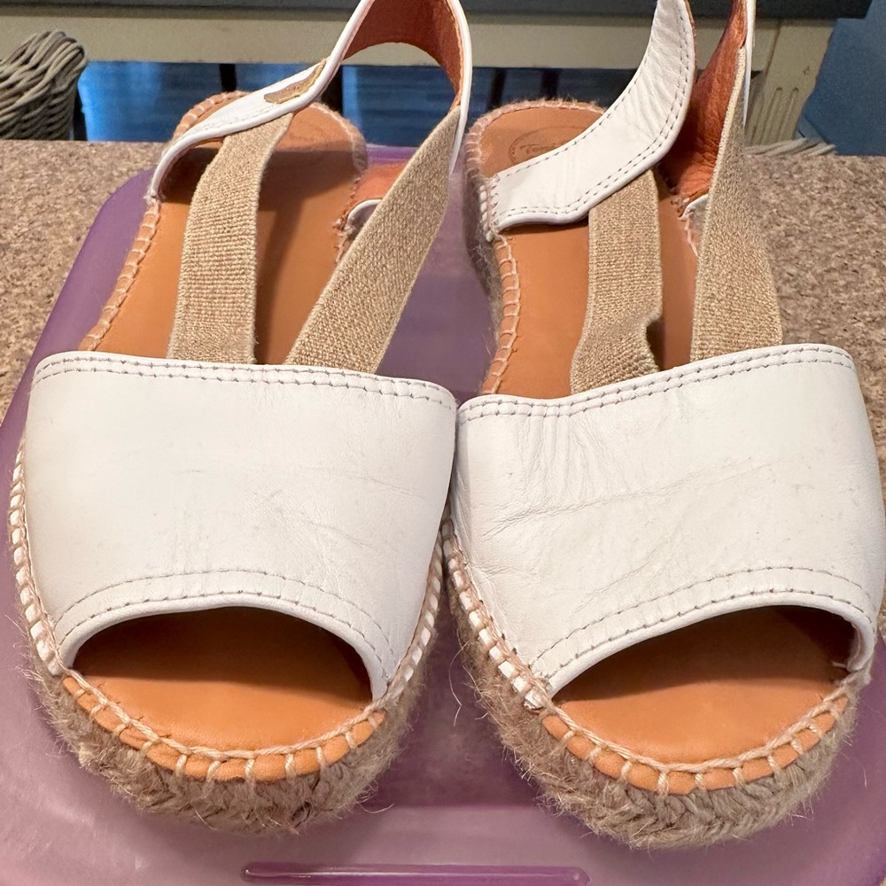 Tan and White Espadrilles with Jute Midsole and Peep-Toe